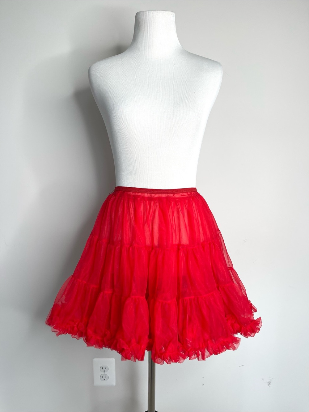 Vintage 1950s Red Tulle Layered Nylon Mesh Poofy Circle Skirt